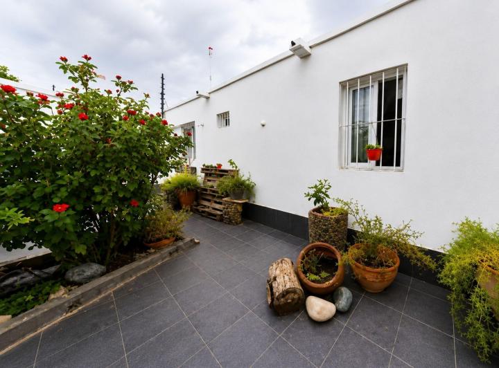 Casa · 126m² · 6 Ambientes · 2 Cocheras