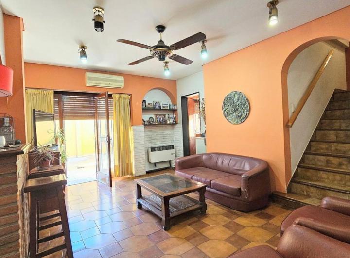 Casa · 189m² · 4 Ambientes · 1 Cochera