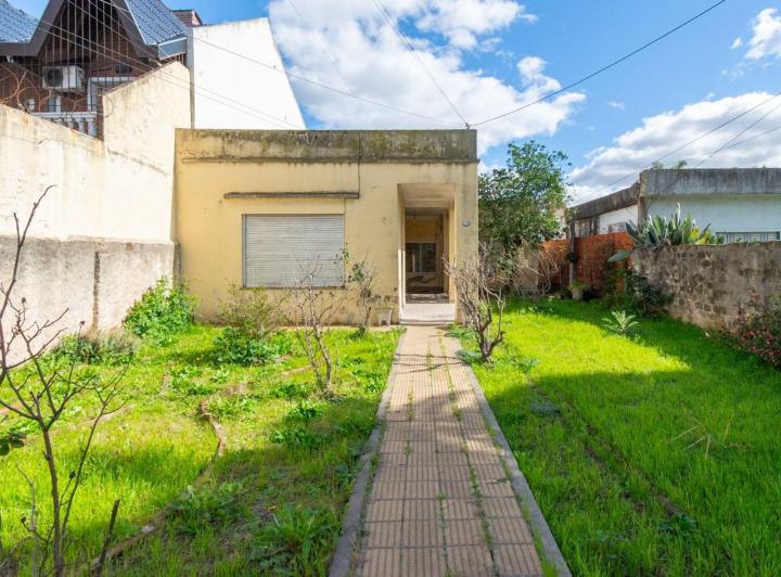 Casa · 100m² · 4 Ambientes · 2 Cocheras