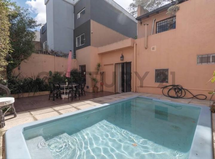 Casa · 100m² · 4 Ambientes · 1 Cochera