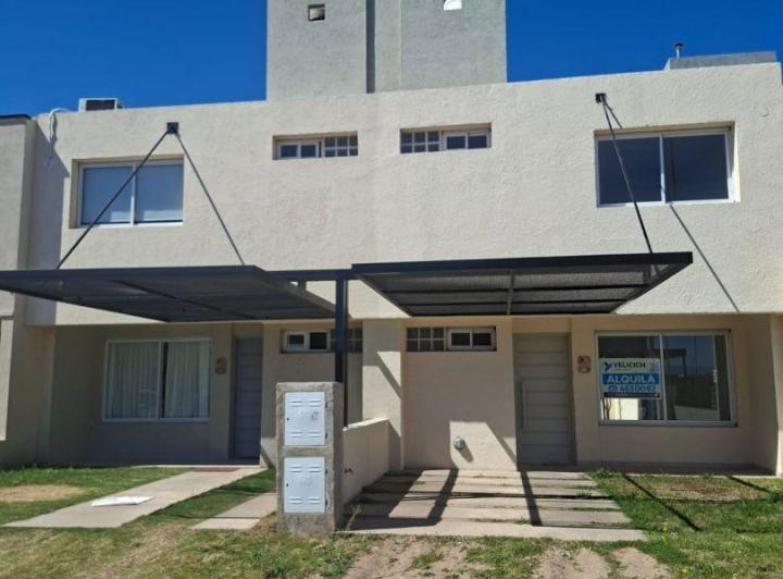 Casa · 130m² · 4 Ambientes · 1 Cochera
