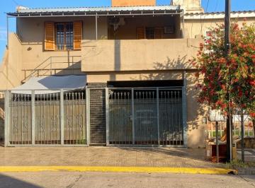 Casa · 153m² · 5 Ambientes · 2 Cocheras · Venta Casa / PH 4 Dorm + Cochera Doble y Quincho - Alto Alberdi
