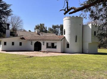 Casa · 200m² · 6 Ambientes · Quinta. La Araucaria. Lobos.