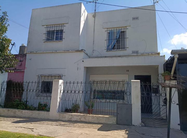 Casa · 74m² · 3 Ambientes · 1 Cochera