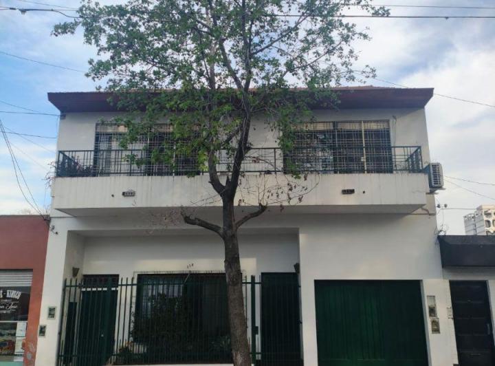 PH · 180m² · 4 Ambientes · 1 Cochera