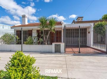 Casa · 156m² · 5 Ambientes · 3 Cocheras · Venta Casa San Nicolás: 3 Dorms, Quincho y Cochera