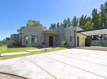 Casa de 5 ambientes, Esteban Echeverría · Casa Moderna de 5 Ambientes en Venta – Lagos de Canning