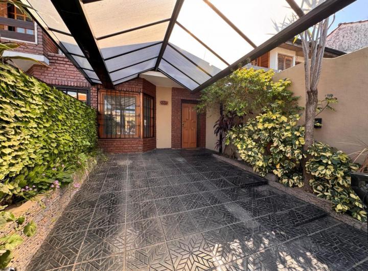 Casa · 124m² · 4 Ambientes · 1 Cochera