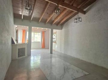 Casa · 140m² · 7 Ambientes · 1 Cochera · Casa en San Francisco del Monte