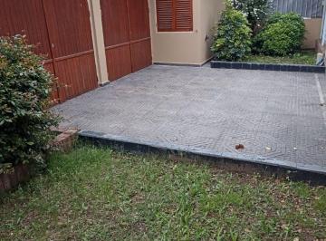 Casa de 10 ambientes, Córdoba · Casa de 310 m² con 4 Dorm. en Alquiler en Urca