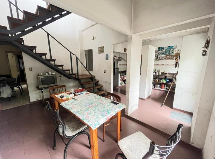 Casa · 180m² · 4 Ambientes · 2 Cocheras