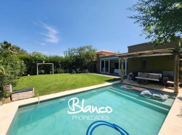 Casa · 250m² · 4 Ambientes · 1 Cochera · Casa en Alq. Temporario en La Comarca, General Pacheco, Tigre