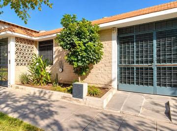 Casa · 139m² · 5 Ambientes · 2 Cocheras · Casa en Venta en Dorrego, Cercania a Barracas Mall