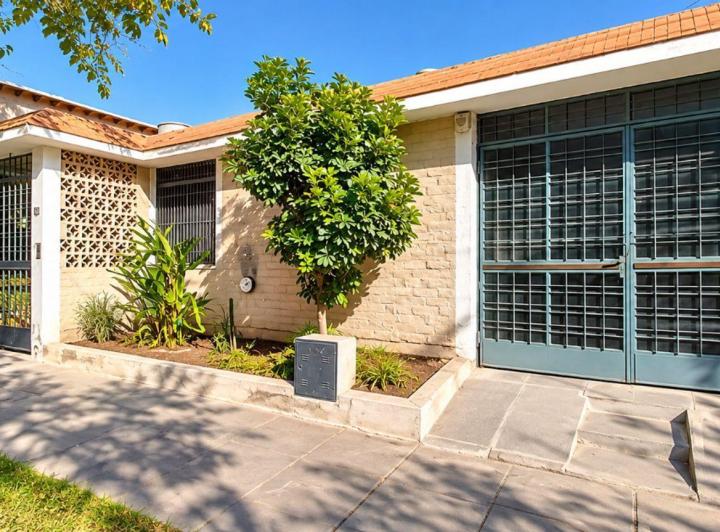 Casa · 139m² · 5 Ambientes · 2 Cocheras
