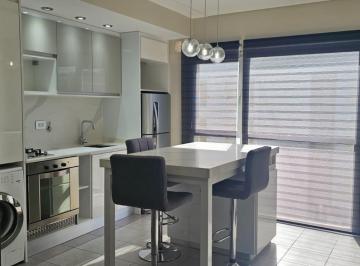 Departamento · 95m² · 3 Ambientes · 1 Cochera · Departamento en Alquiler de 2 Dorm.
