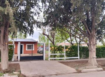 Casa · 75m² · 4 Ambientes · 1 Cochera · Venta de Casa con Pileta, General Alvear, Mendoza