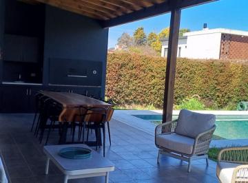 Casa · 153m² · 5 Ambientes · 4 Cocheras · Casa - Pilar