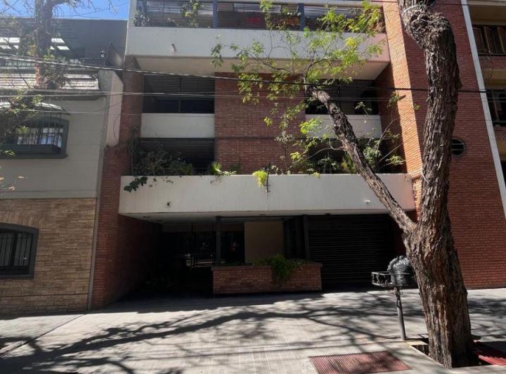 Departamento · 190m² · 9 Ambientes · 1 Cochera