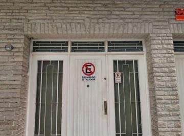 PH de 3 ambientes, Monte Castro · PH de 3 Ambientes con Cochera y Entrada Independiente en Alquiler