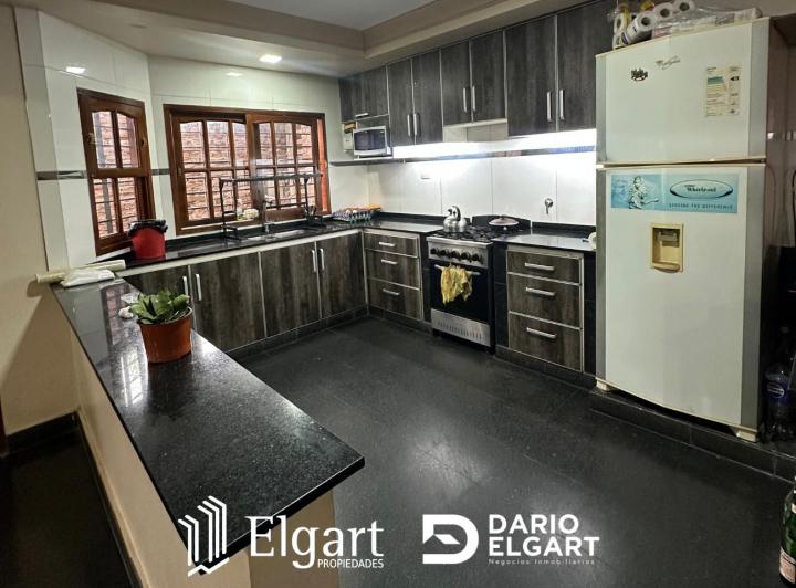 Casa · 340m² · 7 Ambientes · 3 Cocheras