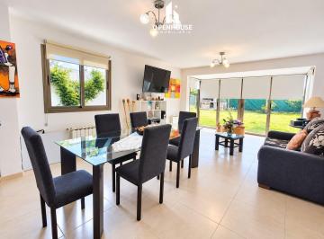 Casa · 140m² · 2 Dormitorios · 1 Cochera · Openhouse Inmobiliaria: Alquila Casa en Barrio Privado La Bastilla, Las Heras.