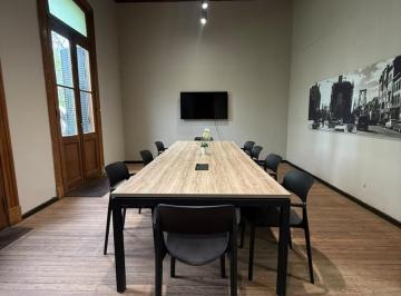 Oficina comercial · 150m² · 5 Ambientes · 2 Cocheras · Alquiler de Oficina Comercial: 150 m², 4 Privadas, Terraza y Cochera Opcional en Barrio La Sexta