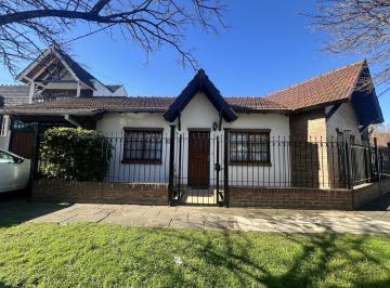 Casa · 120m² · 4 Ambientes · 2 Cocheras · Casa Venta Ituzaingo