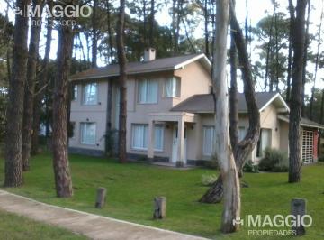 Casa · 175m² · 4 Ambientes · 1 Cochera · Casa Alquiler Temporario Valeria del Mar