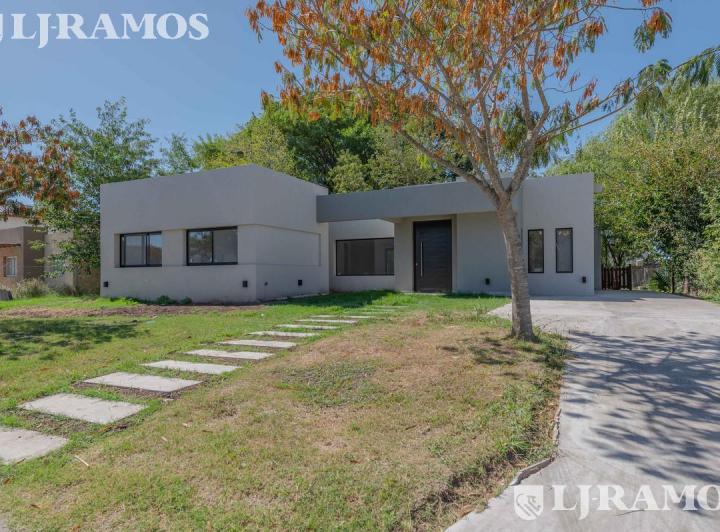 Casa · 170m² · 5 Ambientes · 1 Cochera