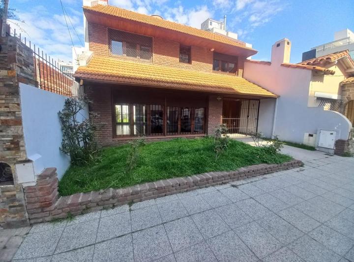 Casa · 111m² · 3 Ambientes · 1 Cochera