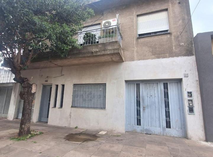 PH · 232m² · 10 Ambientes · 1 Cochera