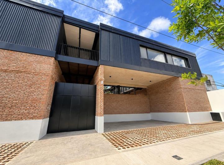 Oficina comercial · 394m² · 9 Ambientes · 3 Cocheras