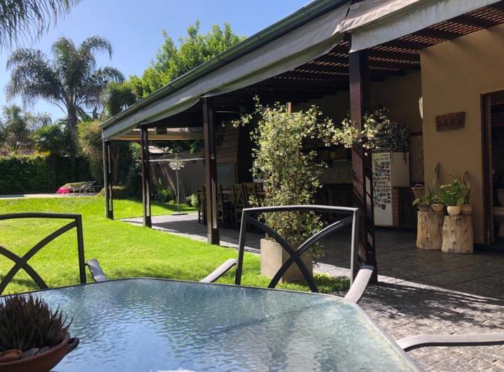Casa · 240m² · 5 Ambientes · 1 Cochera