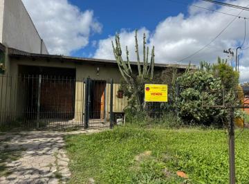 Casa de 5 ambientes, La Plata · Casa a Reciclar con 2 Dorm. en Venta en Los Hornos