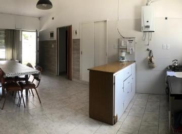 Casa · 130m² · 4 Ambientes · 2 Cocheras · Casa en Venta en Santa Teresita, Costa Atlántica, Buenos Aires