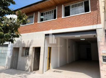 Depósito · 700m² · 1 Cochera · Depósito en Paternal