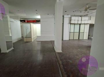 Local comercial · 4 Ambientes · Local en Centro