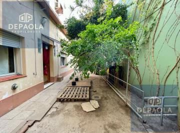 Bodega-Galpón · 196m² · 4 Ambientes · 2 Cocheras · Casa con Galpon Deposito - 236,28 m² - Excelente Ubicación - Prox Caba y Av