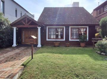 Casa · 118m² · 3 Ambientes · Casa en Venta Maschwitz Country Club, con Pileta y Parrilla, Oportunidad!