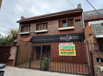 Casa de 8 ambientes, Liniers · Casa Multifamiliar, Dos de 3amb y Uno de 2 Amb, Cochera. - Liniers