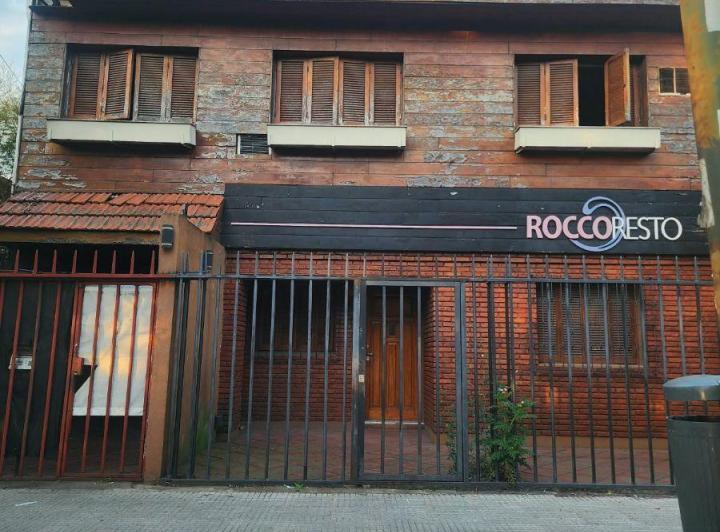 Casa · 160m² · 8 Ambientes · 1 Cochera