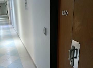 Oficina comercial de 3 ambientes, Puerto Madero · Alquiler de Oficina en Puerto Madero. 110 m² con Cochera. Dueño Directo.