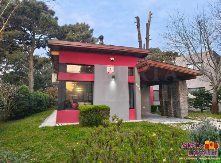 Casa · 100m² · 4 Ambientes · 1 Cochera