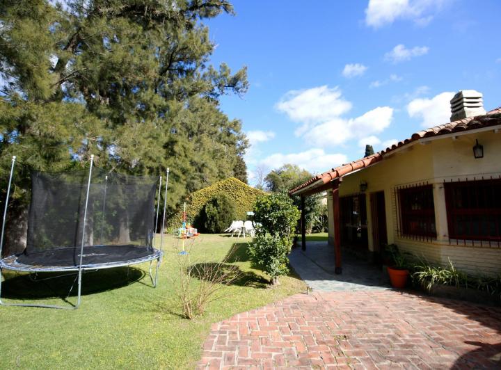 Casa · 200m² · 5 Ambientes · 1 Cochera