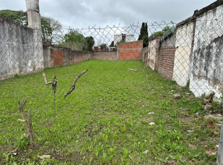 Terreno · 300m²