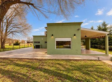 Casa · 120m² · 4 Ambientes · 3 Cocheras · Casa en Venta en Lomas Altas | 800 m², Pileta y Excelente Calidad Constructiva