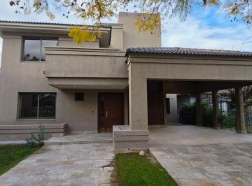 Casa · 266m² · 7 Ambientes · 2 Cocheras · Venta Casa Categoría Barrio Privado Ayres de Campo