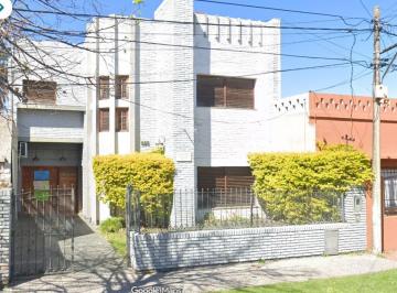 Casa de 7 ambientes, Rosario · Casa en Alberdi Para Uso Comercial: Instituciones, Consultorios, Oficinas