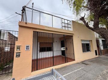 Casa · 80m² · 3 Ambientes · Casa 3 Ambientes con Jardin en Alquiler en Villa Bosch
