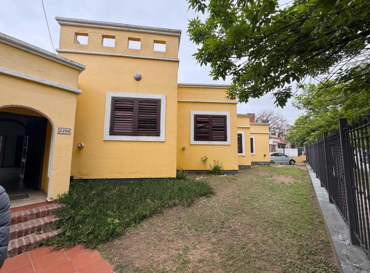 Casa · 284m² · 13 Ambientes · 4 Cocheras
